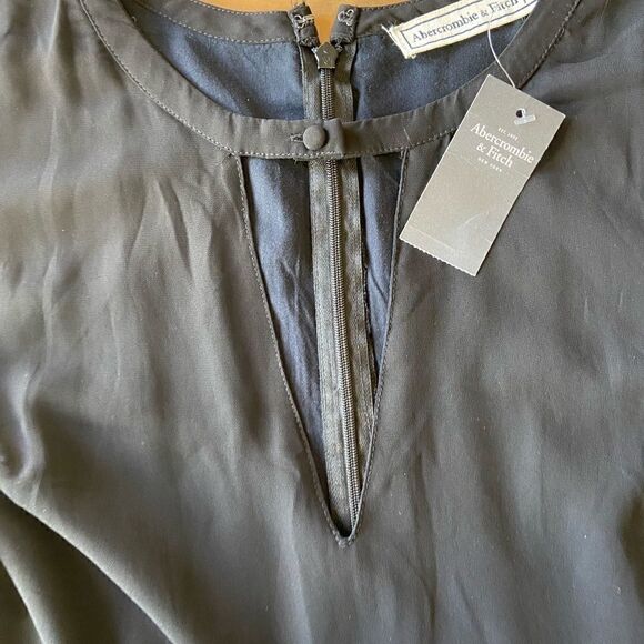 NWT Abercrombie & Fitch Black Long Sleeve Romper - size 2 - Picture 2 of 10